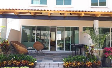 Hermoso condominio Estilo Californiano