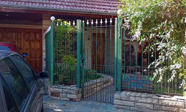 Importante Chalet En Venta En Villa Adelina San Isidro