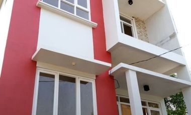 Cari rumah 2 lantai dengan fasilitas terbaik di Purwakarta?