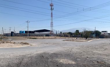 RENTA Excelente Terreno Comercial con 3 FRENTES Libramiento Noreste km 19 ESCOBE