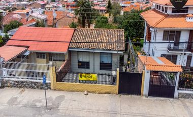 Casa de venta en Av. de las Américas – código:20956