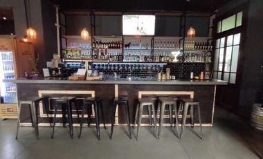 EXCELENTE Y AMPLIO LOCAL EN VENTA EN V. BALLESTER CENTRO