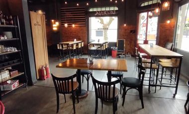 EXCELENTE Y AMPLIO LOCAL EN VENTA EN V. BALLESTER CENTRO