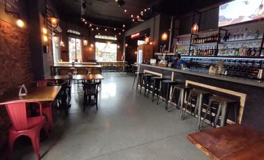 EXCELENTE Y AMPLIO LOCAL EN VENTA EN V. BALLESTER CENTRO