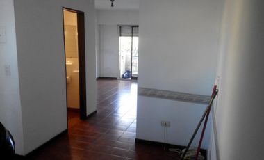 DEPTO 1 AMB. Y MEDIO EN SAN ISIDRO. DON BOSCO 100 2 PISO AL FRENTE