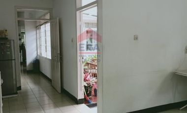 Rumah bagus nan menawan Cipedes atas Sukajadi