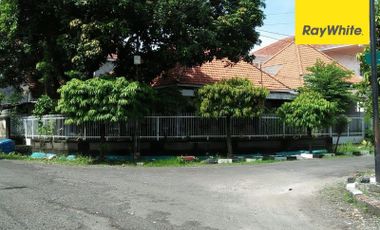 Rumah Hook Dijual di Jalan Siak, Surabaya