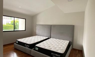 Casa en Venta con amplios espacios en Lomas de Angelópolis