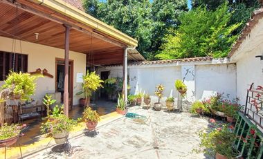 casalote en venta en seleccionar barrio. Cod V108050