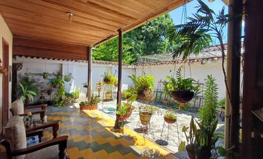 casalote en venta en seleccionar barrio. Cod V108050