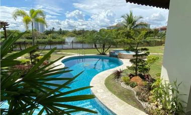 CASA  EN SANTA MARIA  GRANDE 1150m2 6 RECAMARAS CON PISCINA