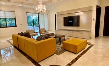 CASA  EN SANTA MARIA  GRANDE 1150m2 6 RECAMARAS CON PISCINA