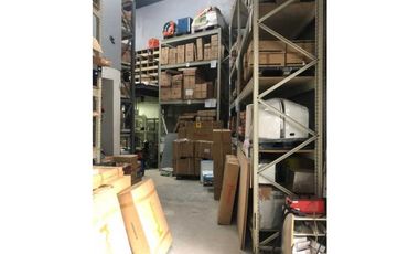 ALQUILO LOCAL COMERCIAL EN PARQUE INDUSTRIAL COSTA DEL ESTE 230 M2