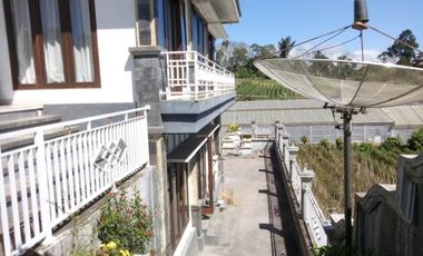 RUMAH CANTIK LUAS VIEW DANAU BUYAN LANGSUNG