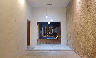 HERMOSA CASA NUEVA EN EL CENTRO DE MERIDA