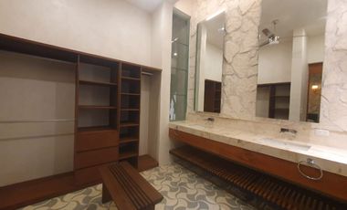 HERMOSA CASA NUEVA EN EL CENTRO DE MERIDA