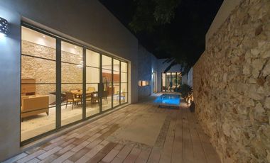 HERMOSA CASA NUEVA EN EL CENTRO DE MERIDA