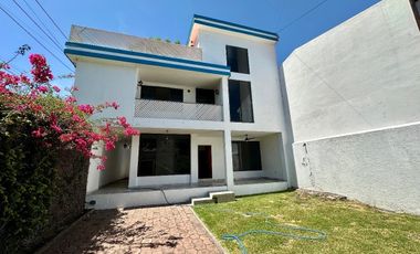 Casa en renta fracc con vigilancia Manantiales Cuernavaca Morelos