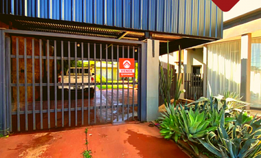 Se vende casa cÃ©ntrica con local comercial
