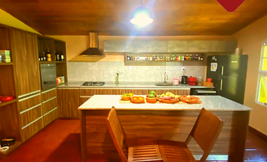 Se vende casa cÃ©ntrica con local comercial