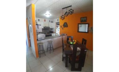 VENDO CASA DE SEGUNDA DE  3 HAB TERRENO DE 450M2