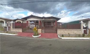 VENDO CASA DE SEGUNDA DE  3 HAB TERRENO DE 450M2