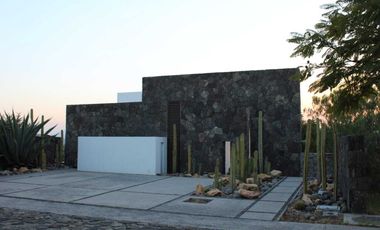 CASA EN VENTA EN CLUB DE GOLF AMANALI, TEPEJI DEL RIO