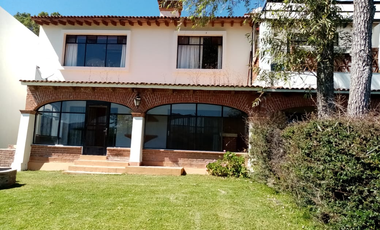 CASA EN CLUB DE GOLF TEQUISQUIAPAN RUSTICA GRAN OPORTUNIDAD