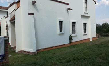 CASA EN CLUB DE GOLF TEQUISQUIAPAN RUSTICA GRAN OPORTUNIDAD