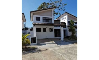 VENDO CASA  CHORRERA COSTA VERDE PUERTO MADERO 3R