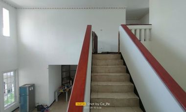 Disewakan Rumah Bangunan 2 Lantai Lokasi Di Villa Sentra Raya 2, Surabaya