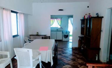 RETASADA EXCELENTE CASA AMERICANA