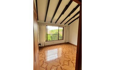 VENTA CASA UNIFAMILIAR BUGALAGRANDE VALLE BARRIO OBRERO.
