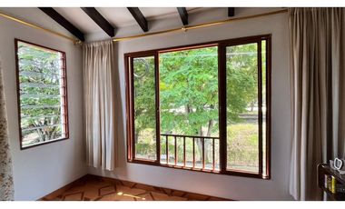 VENTA CASA UNIFAMILIAR BUGALAGRANDE VALLE BARRIO OBRERO.