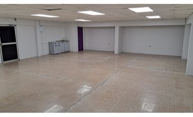 AVENIDA LAS AMÉRICAS. ALQUILO AMPLIO LOCAL CON OFICINAS