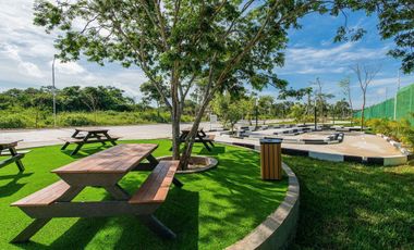 Terrenos en Venta en Mérida Norte, Privada con Casa Club en Conkal
