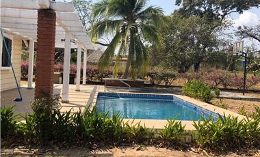 ALQUILO CASA EN CORONADO CON PISCINA