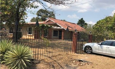 ALQUILO CASA EN CORONADO CON PISCINA