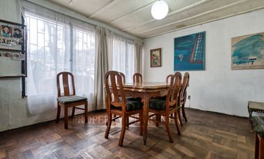Casa con gran terreno en La Reina
