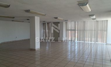 Centro: Modernas oficinas ejecutivas centricas con elevador.