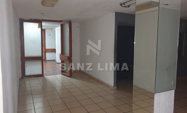 Centro: Modernas oficinas ejecutivas centricas con elevador.