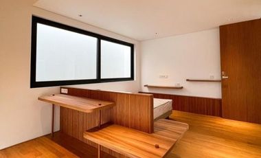 DIJUAL RUMAH ONE GATED SYSTEM di Jl KENANGA / AMPERA, JAKSEL
