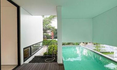 DIJUAL RUMAH ONE GATED SYSTEM di Jl KENANGA / AMPERA, JAKSEL