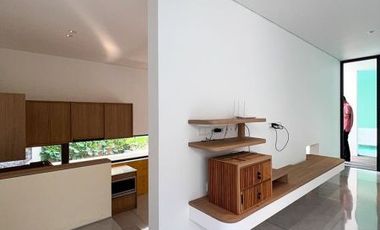 DIJUAL RUMAH ONE GATED SYSTEM di Jl KENANGA / AMPERA, JAKSEL