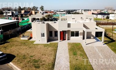 CASA EN VENTA/ALQUILER::SANTA INES:CANNING:L374