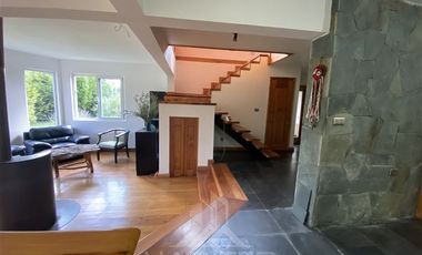 Casa en Venta en COD36953 En centro de Pucón a 1 cuadra de terminal de buses