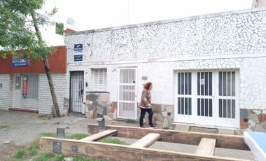 Venta Casa a RECICLAR en Rosario- Echesortu
