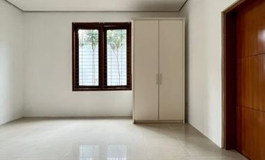 DIJUAL RUMAH BARU at Jl KEMANG SELATAN, JAKSEL (SANGAT MENARIK)