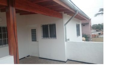 Casa con Departamento en venta en Ituzaingo Sur