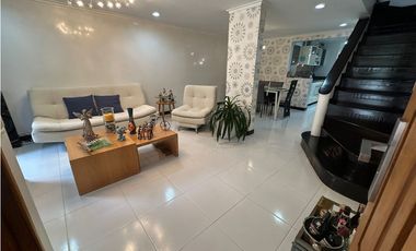 VENDO CASA POBLADO - SECTOR VISITACIÓN